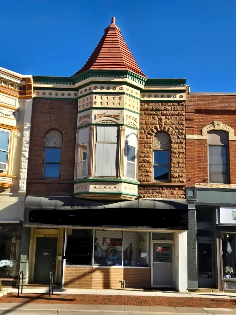 157 E Lincoln Highway