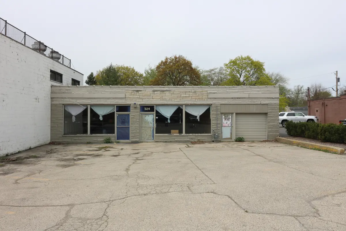 324 N Lake Street