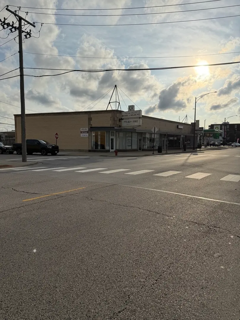 7133-7143 W Higgins Avenue