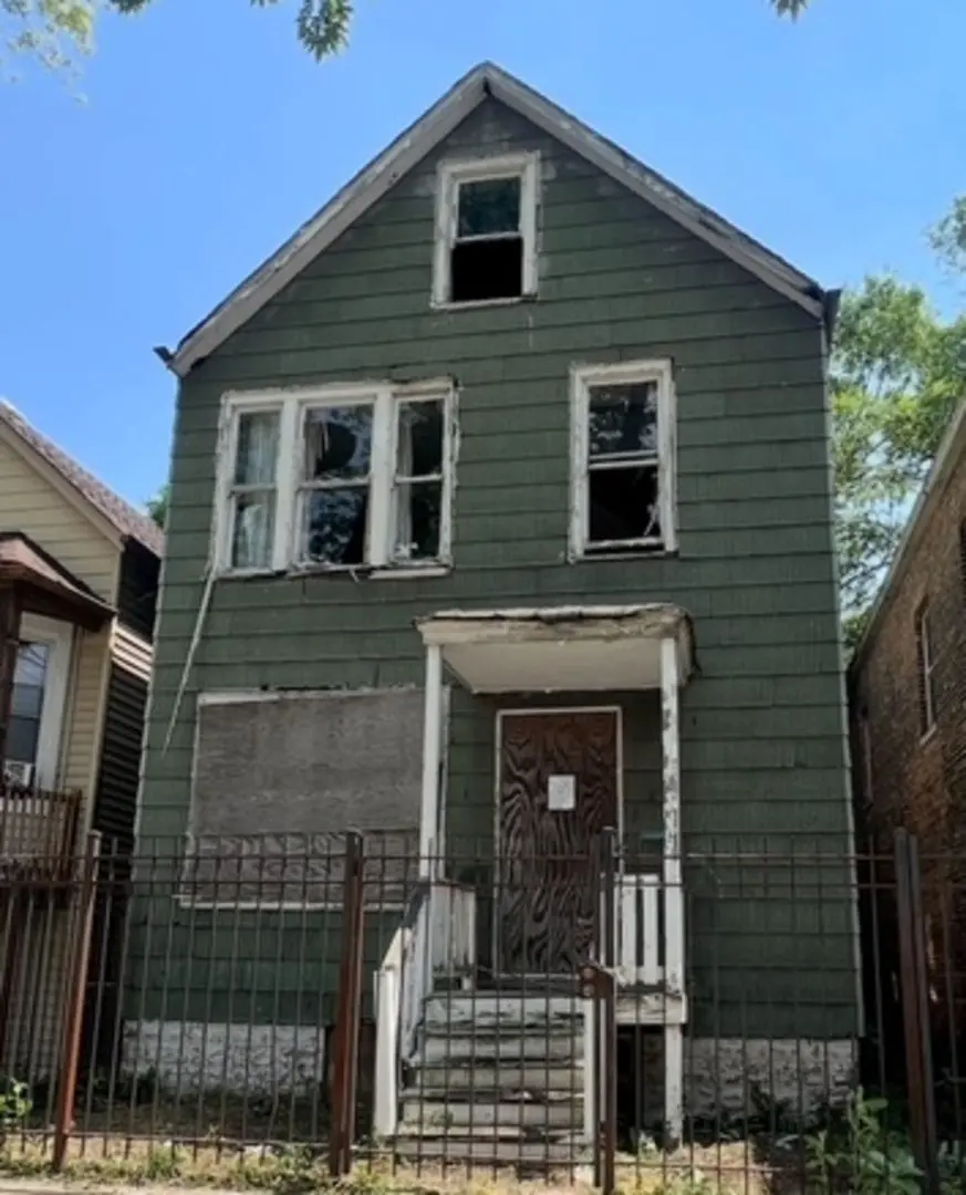 8207 S South Shore Drive