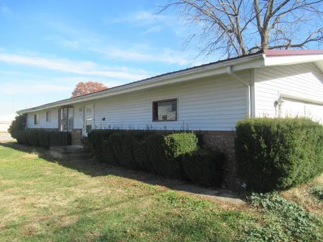 106 W Lincoln Avenue