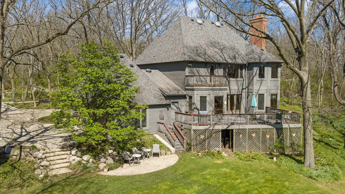 3N221 Springwood Lane