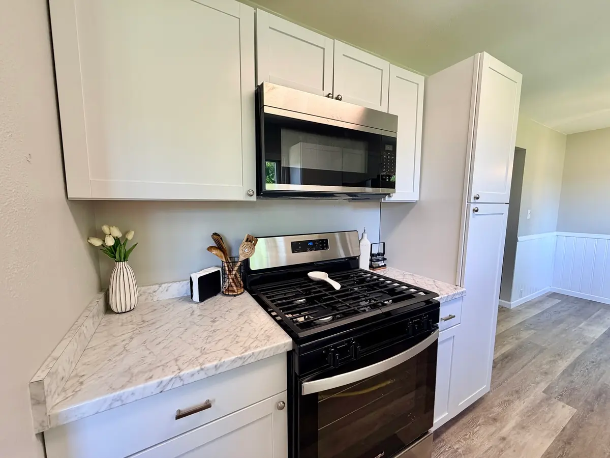 517 W 4th Street