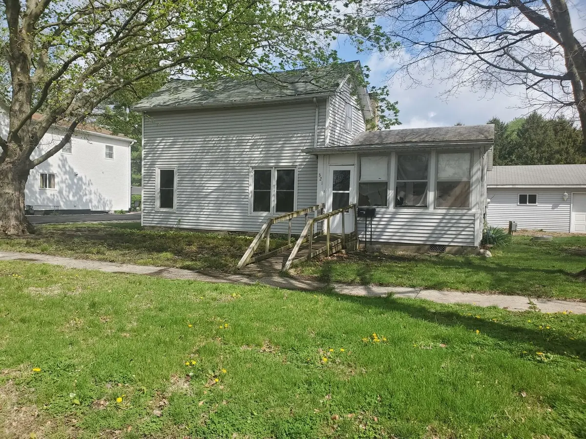 321 E Seminary Avenue
