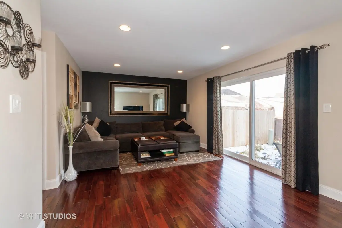 17W764 Lowell Lane