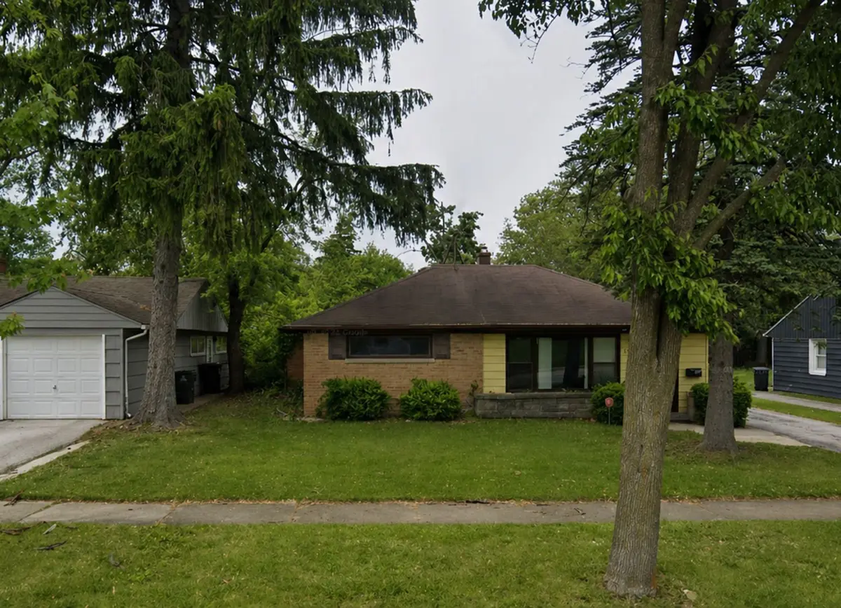 352 Indianwood Boulevard