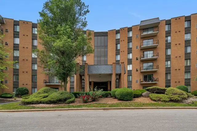 700 N Bruce Lane