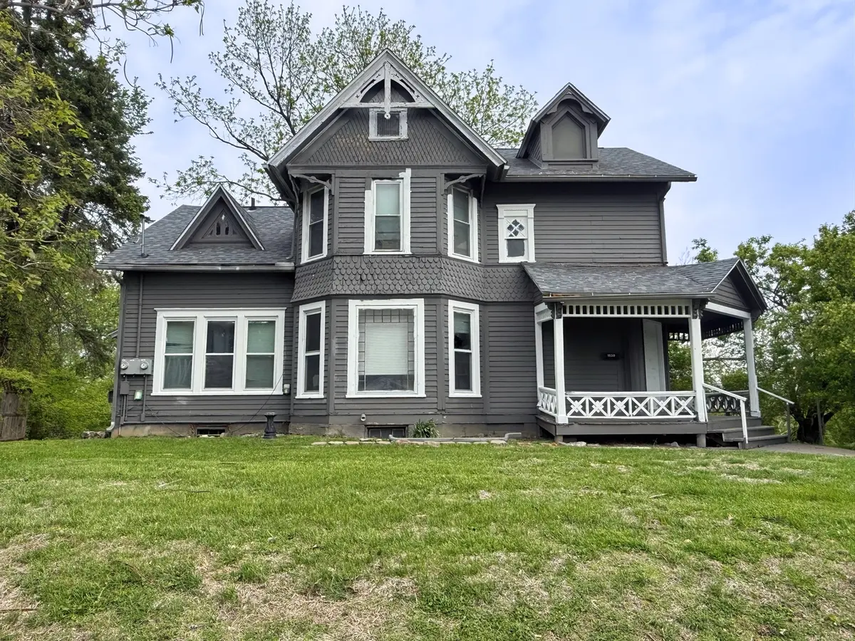 1202 Adams Street
