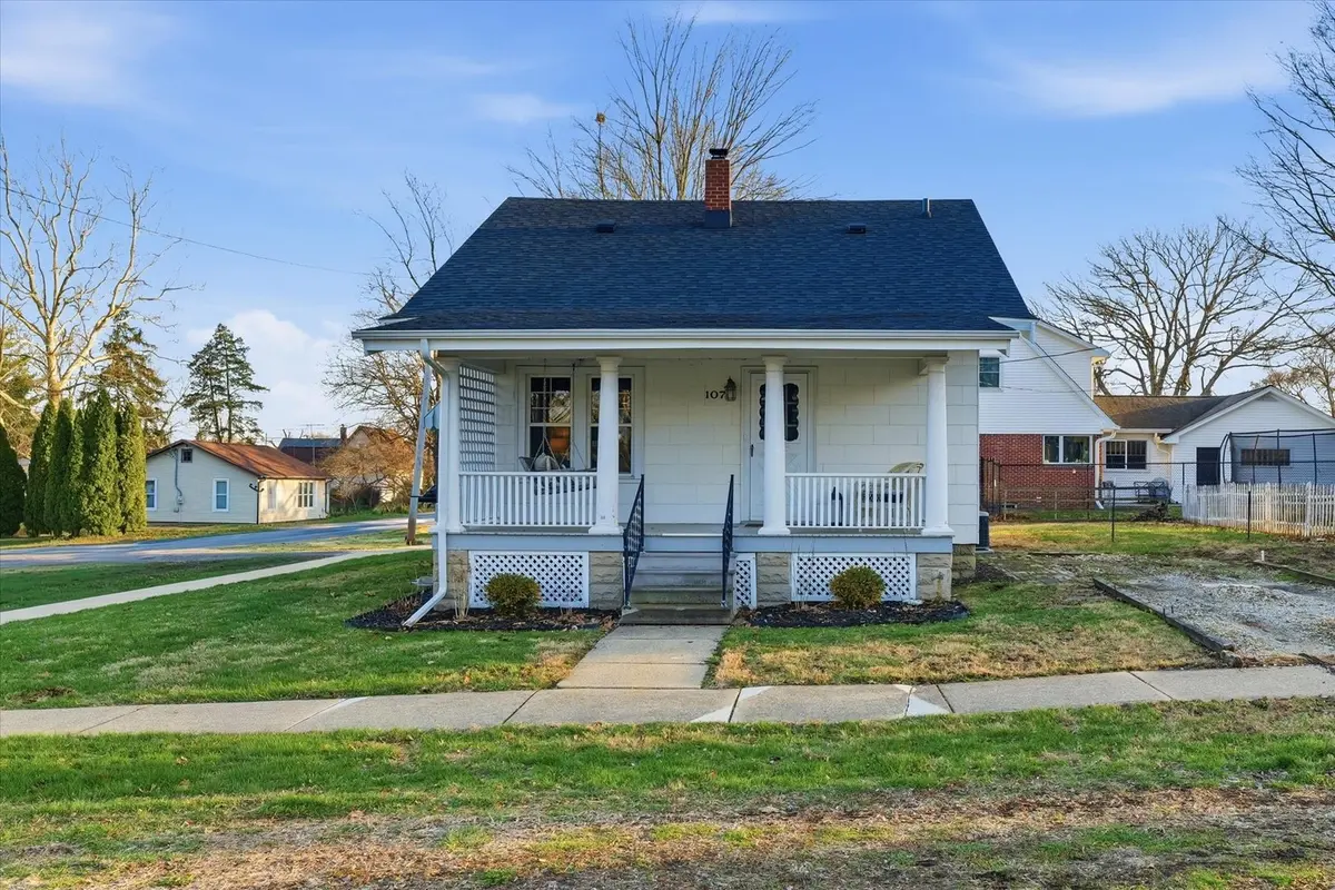 107 E Dunbar Street
