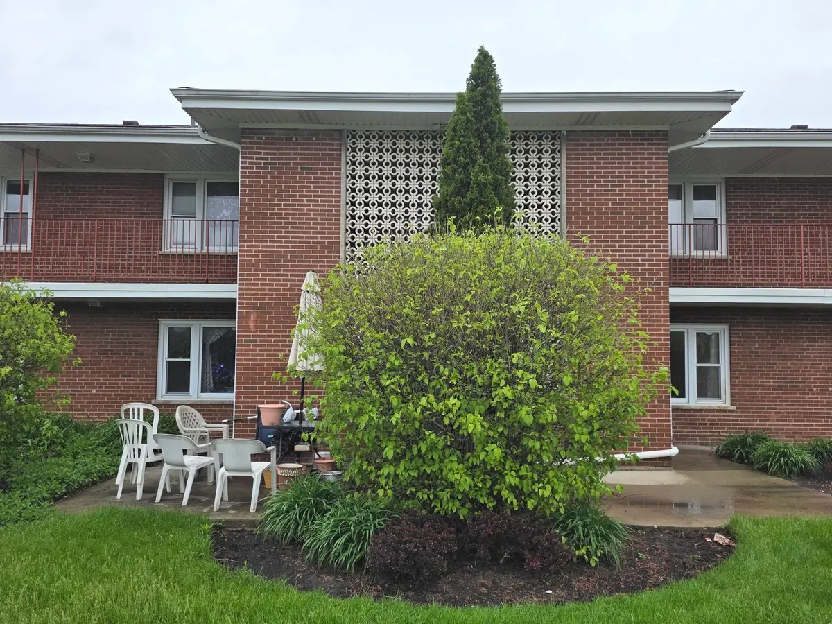 1105 Holiday Lane