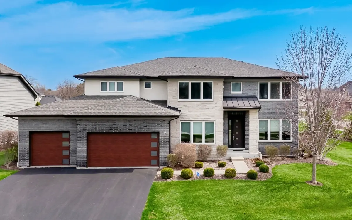32 N Acacia Drive