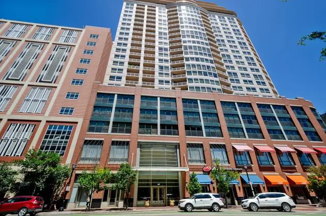 807 Davis Street