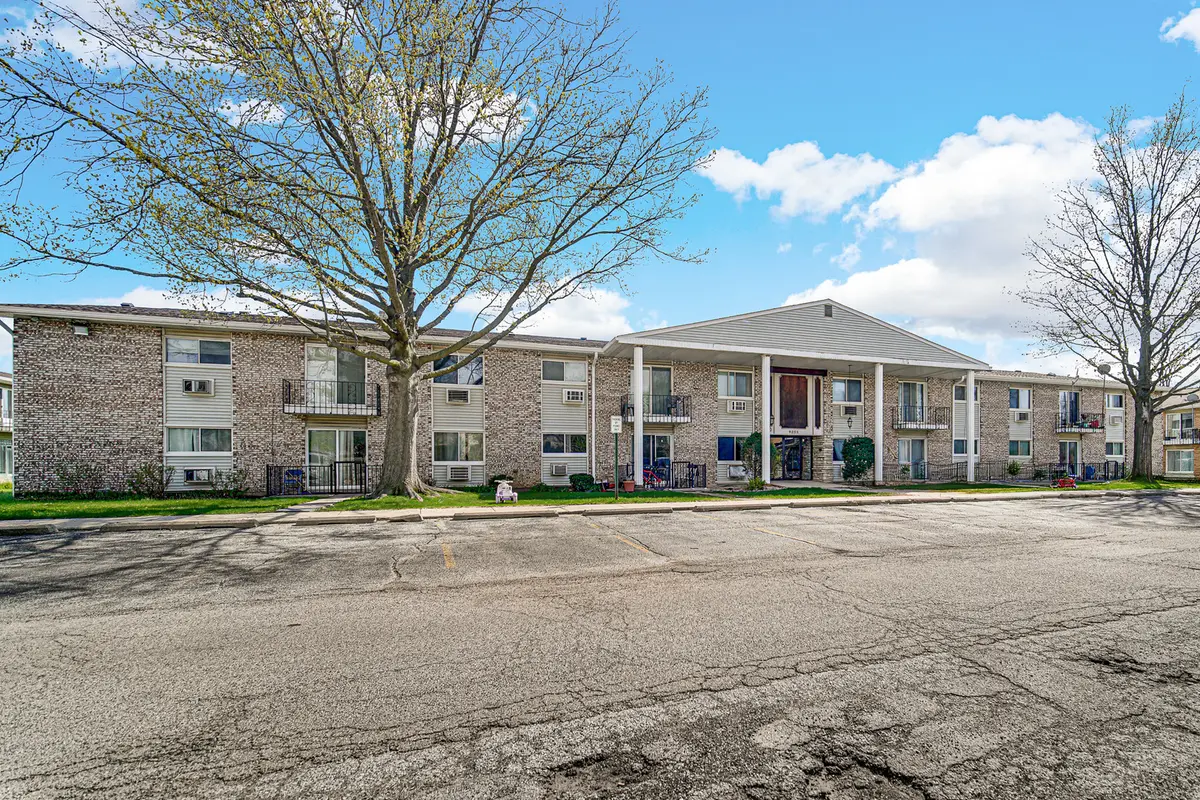 9351 LADYBIRD Lane