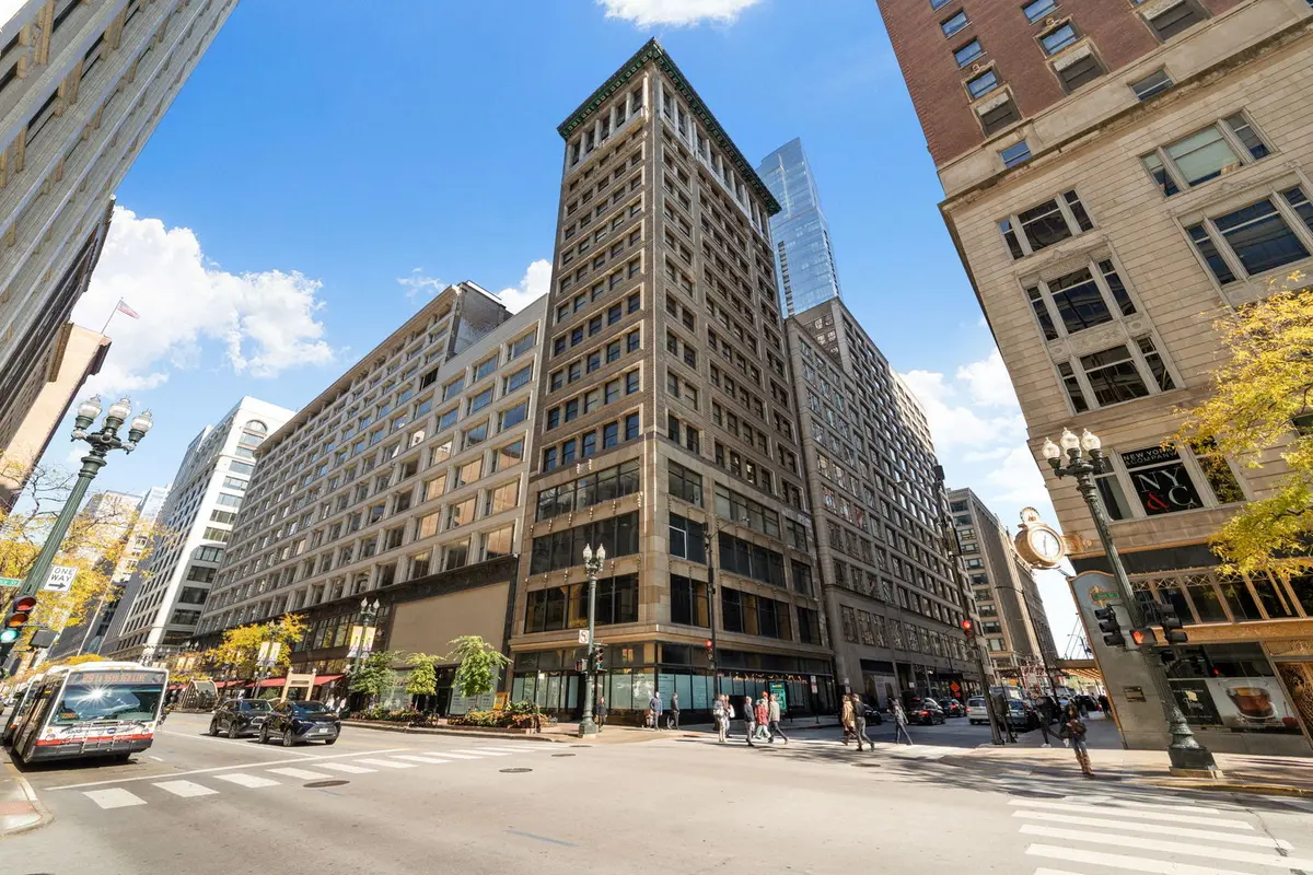 6 E Monroe Street