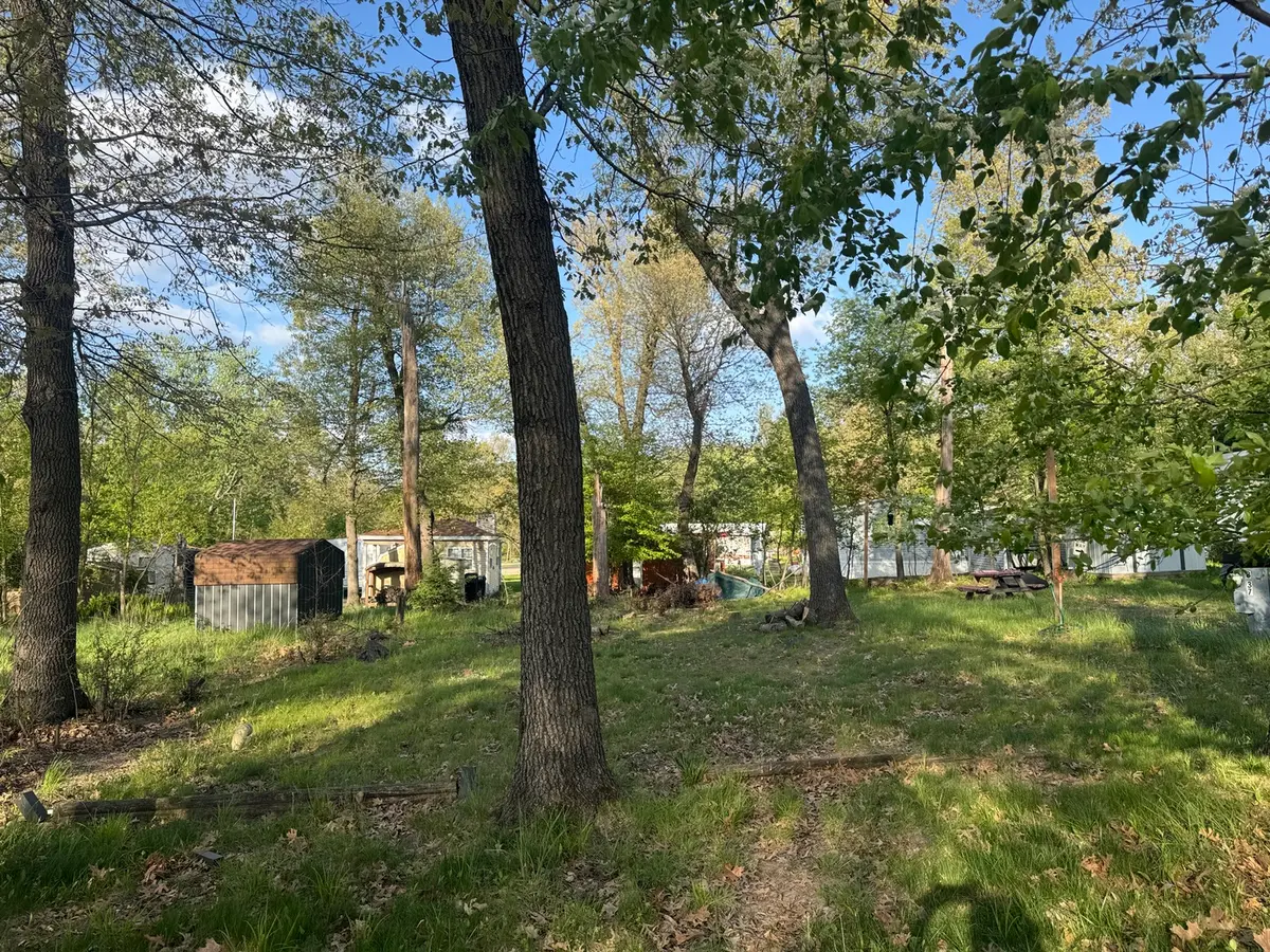8-37 Woodhaven Lakes