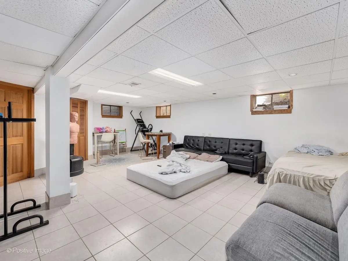 405 Greenfield Avenue