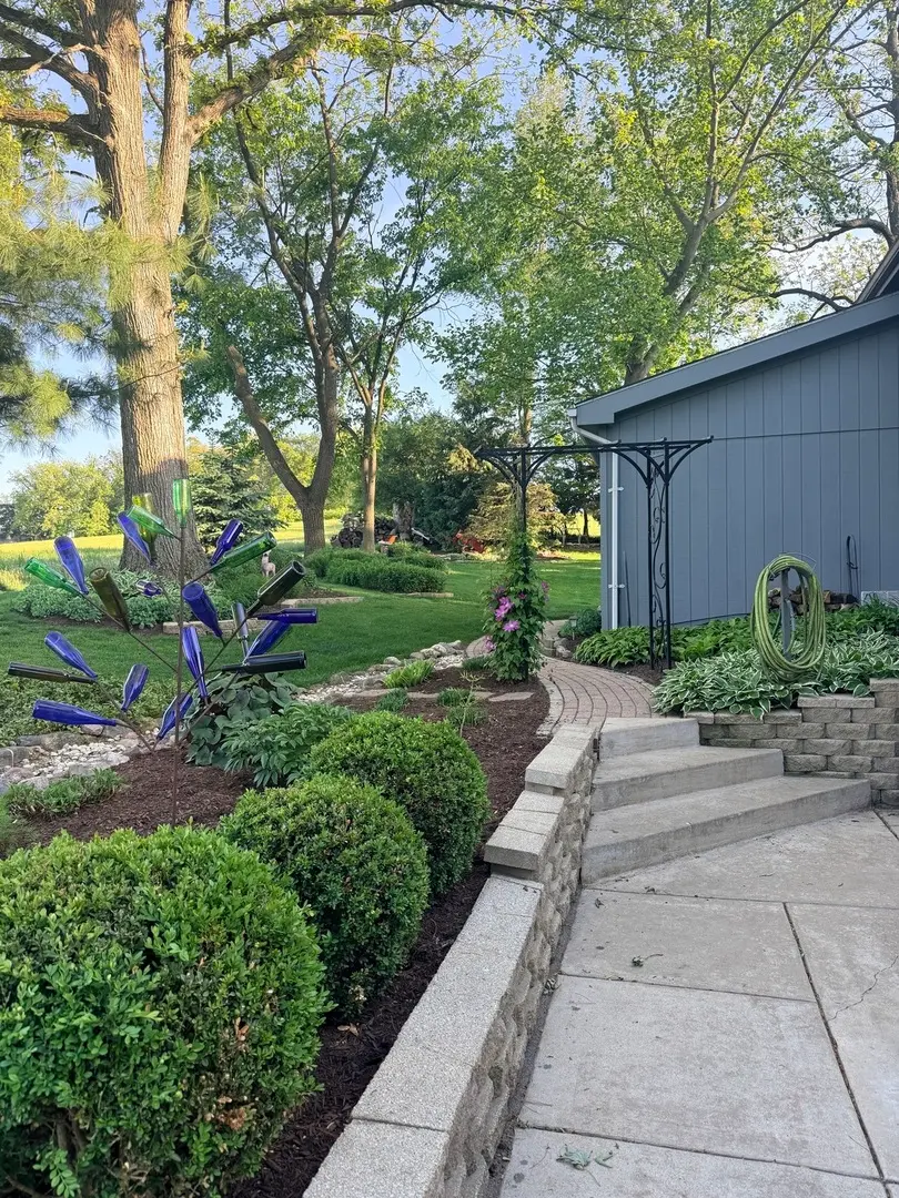 15903 W Shady Lane