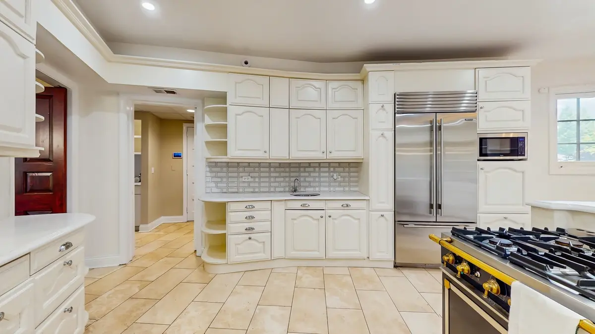 570 Hathaway Circle