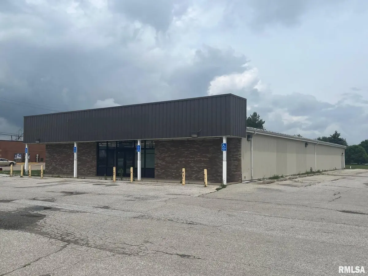 702 N Highway 61 Highway