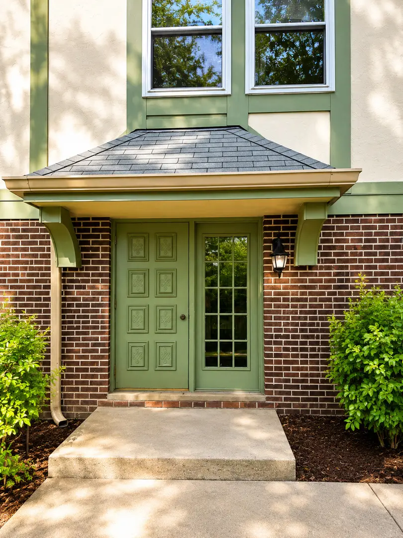 156 W Golf Road