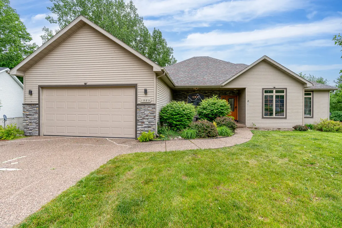 1585 DEER WOOD Drive