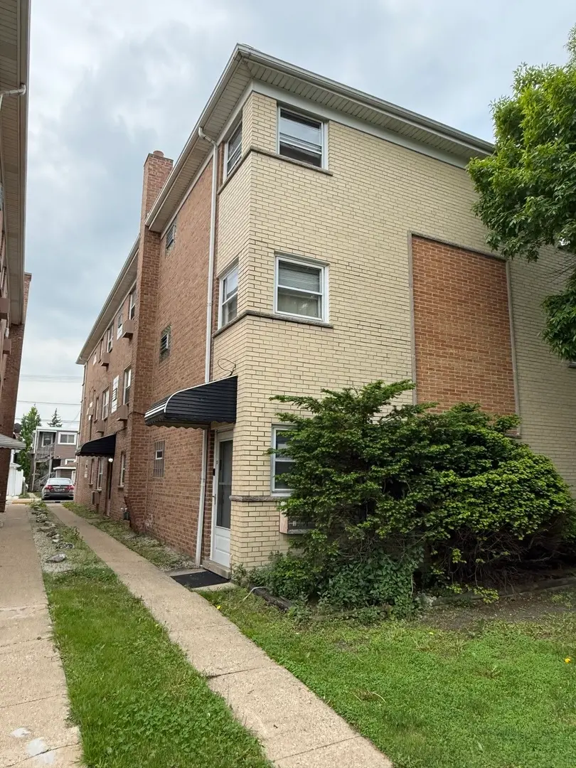 5007 W Diversey Avenue