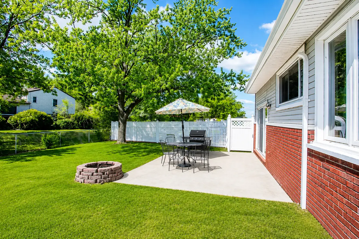 1359 E Dorothy Drive