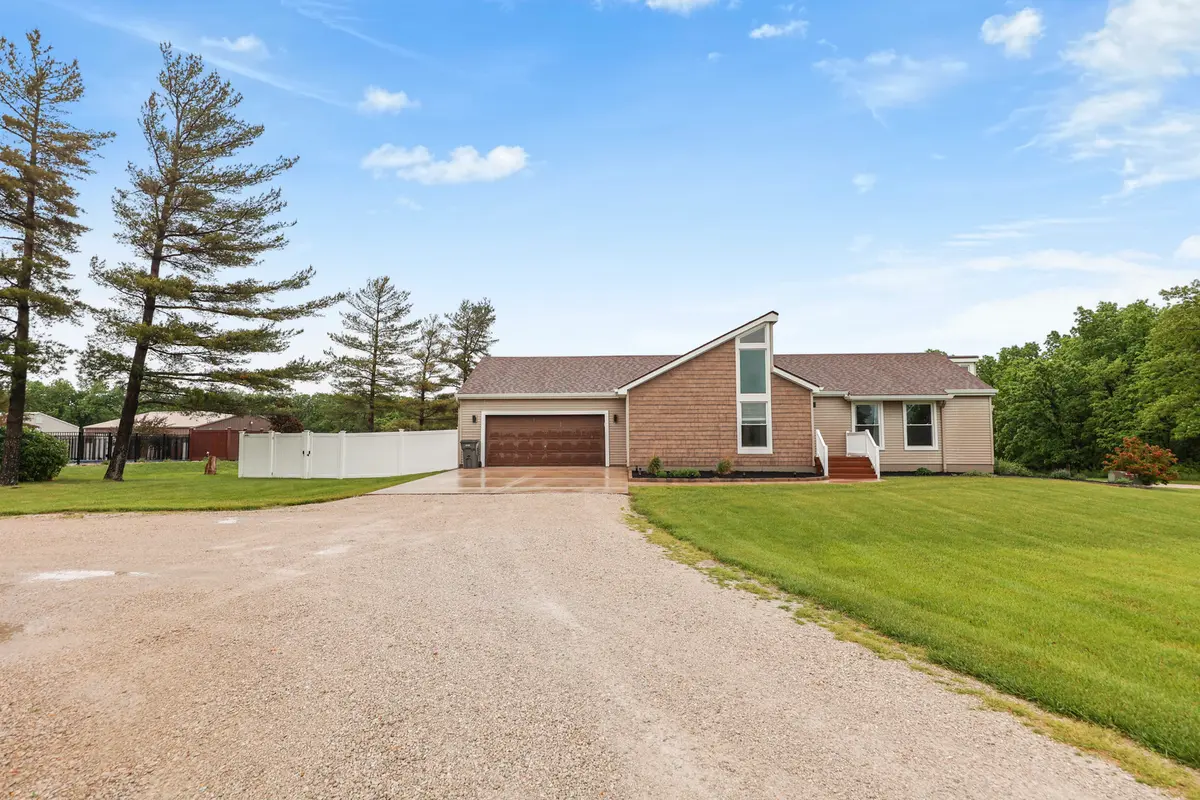 2433 E 2850th Road