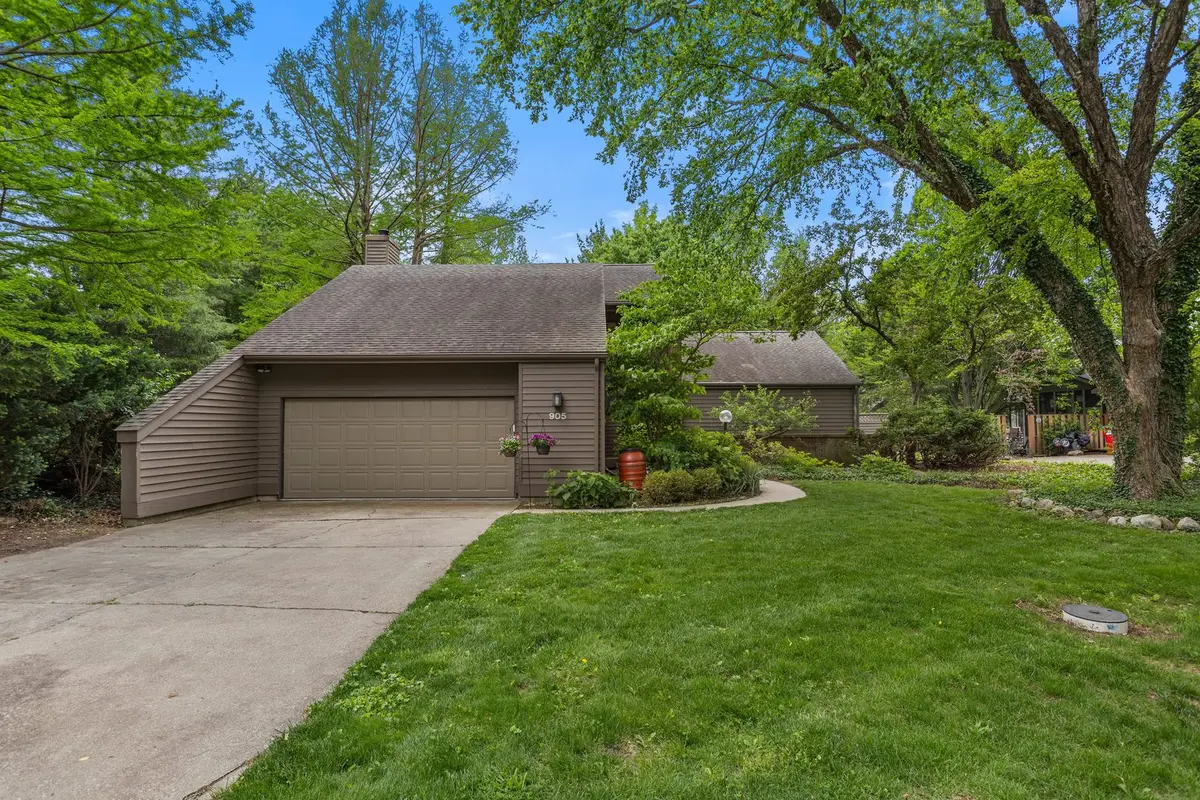 905 Barclay Court