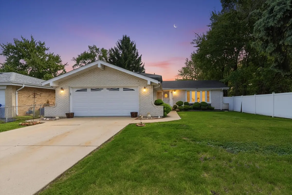 5815 W 87th Place