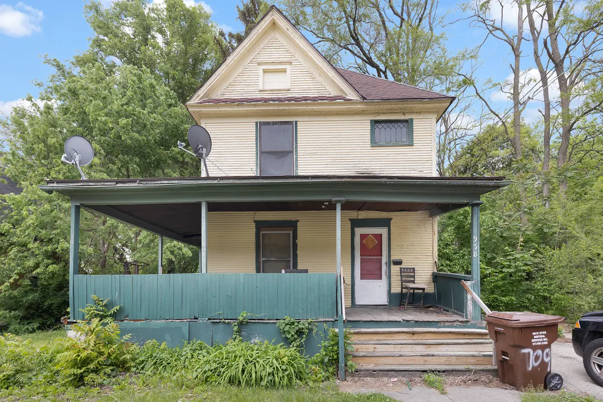 938 Woodlawn Avenue