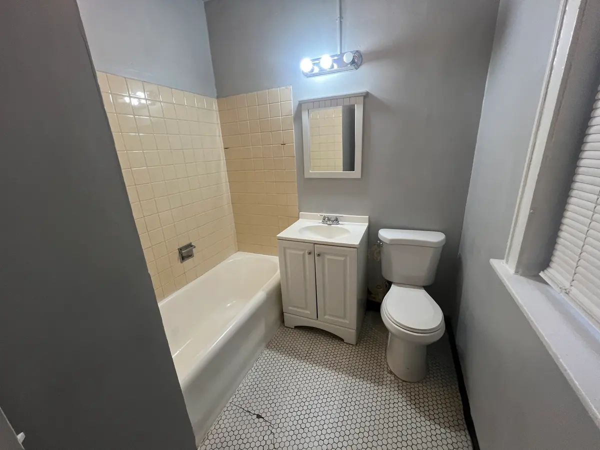 1439 W 93rd Street