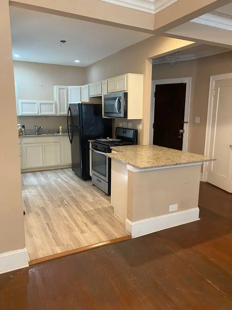 2215 E 70th Place