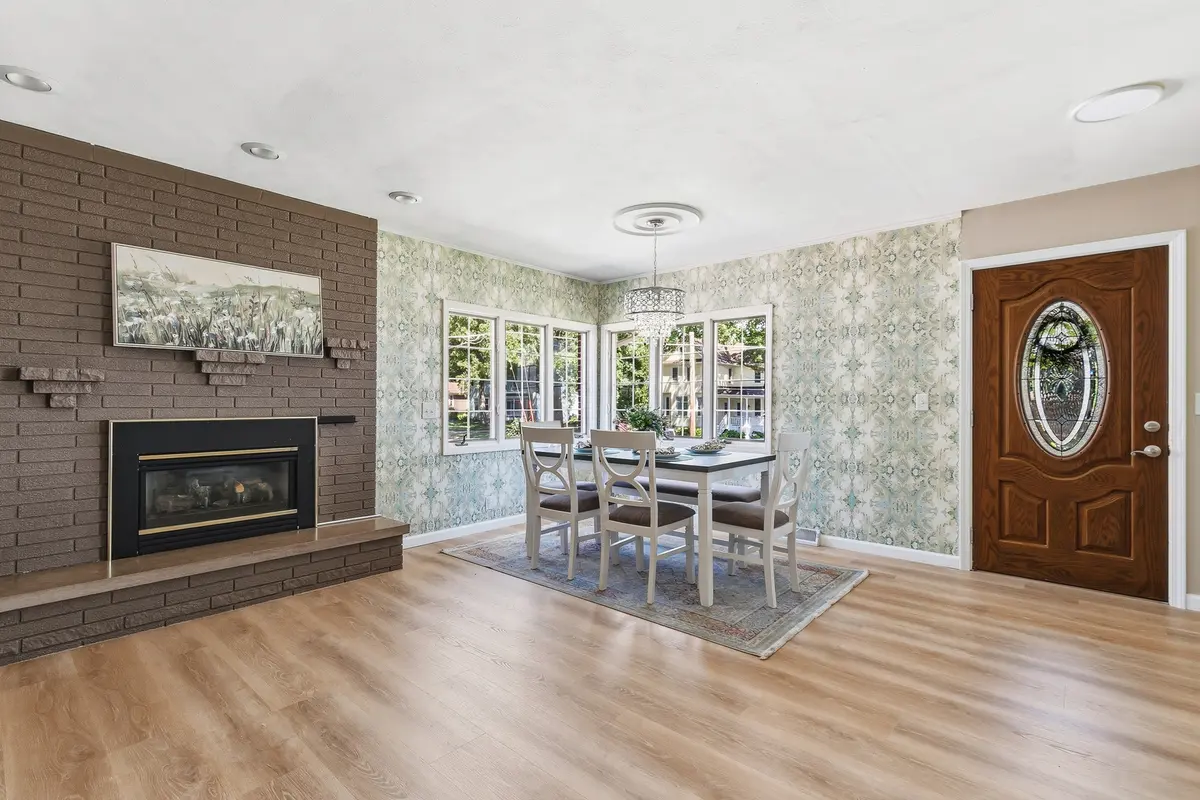105 W Price Street