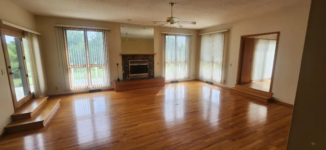 1814 Hickory Lane