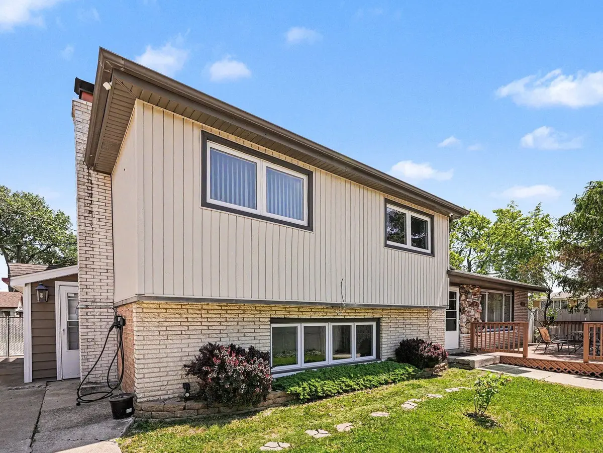 5858 W 88th Place