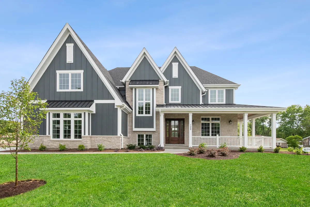 120 E Sauk Trail