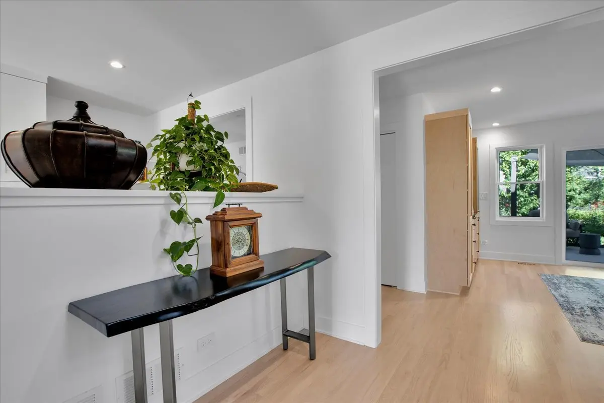 1639 N 77th Court