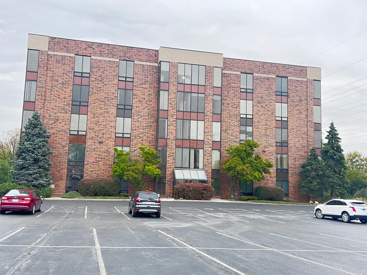 7808 W COLLEGE Drive