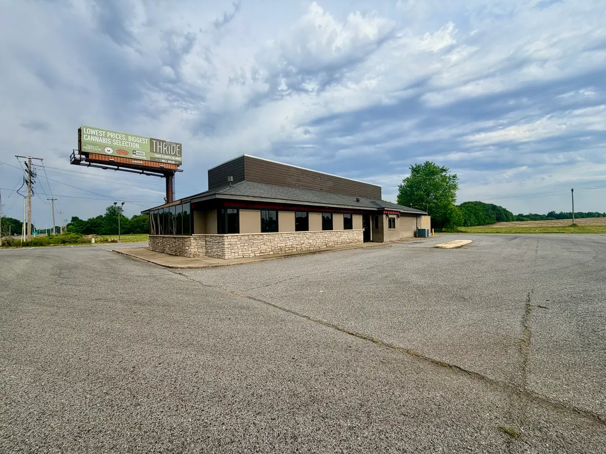 2047 E 5th Street