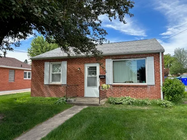 628 E Division Street