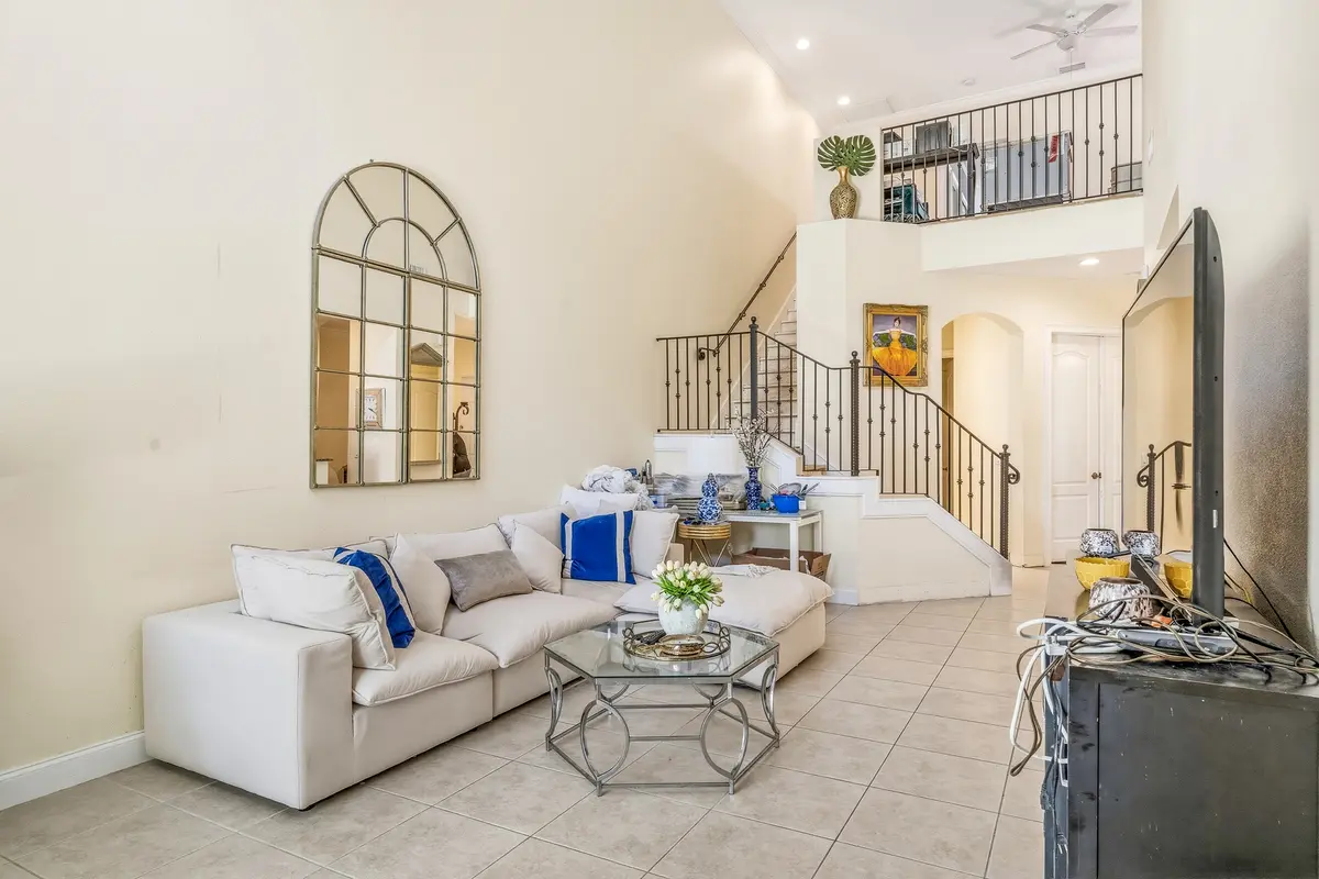 1875 Bridgepointe Circle