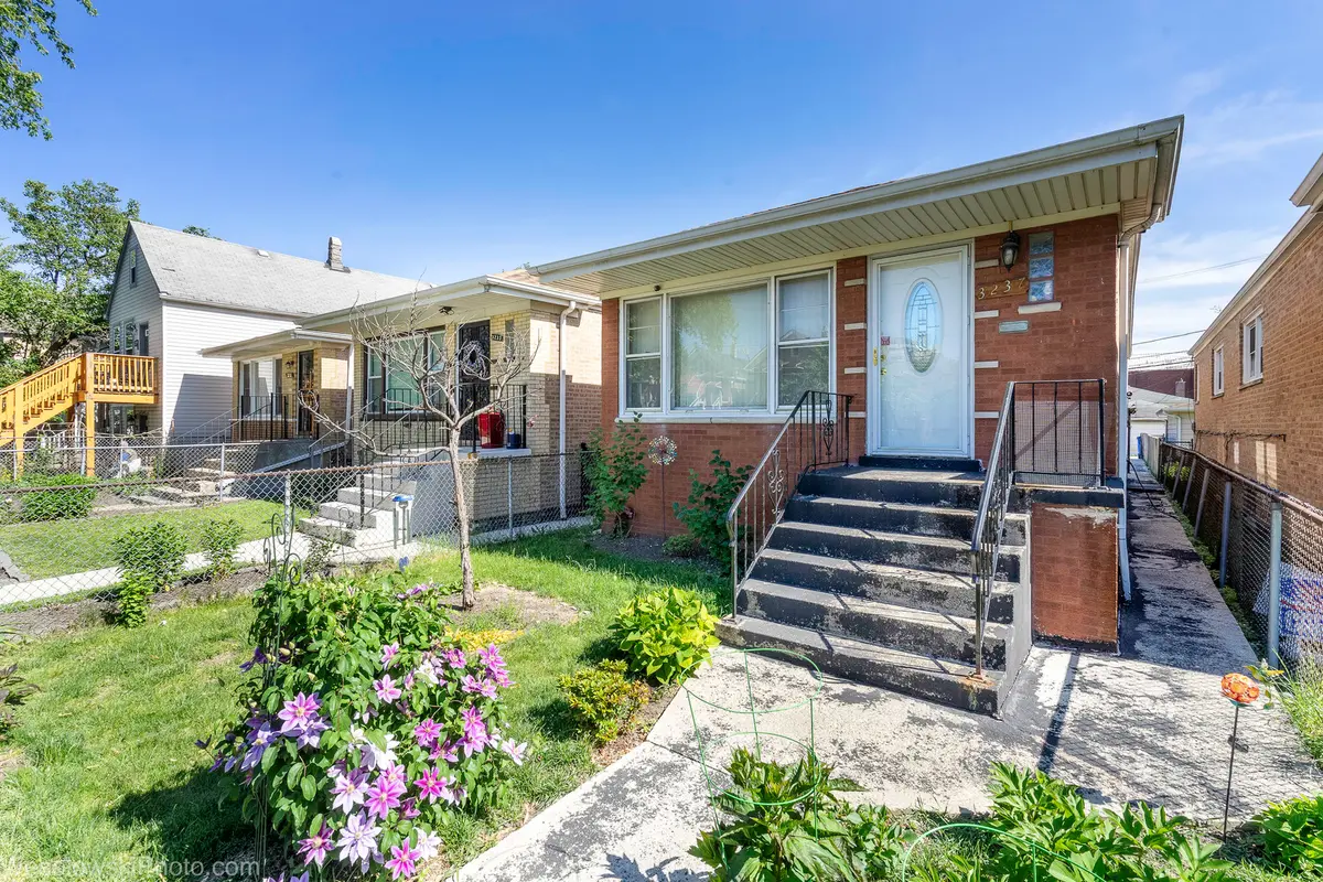3237 W 38th Place