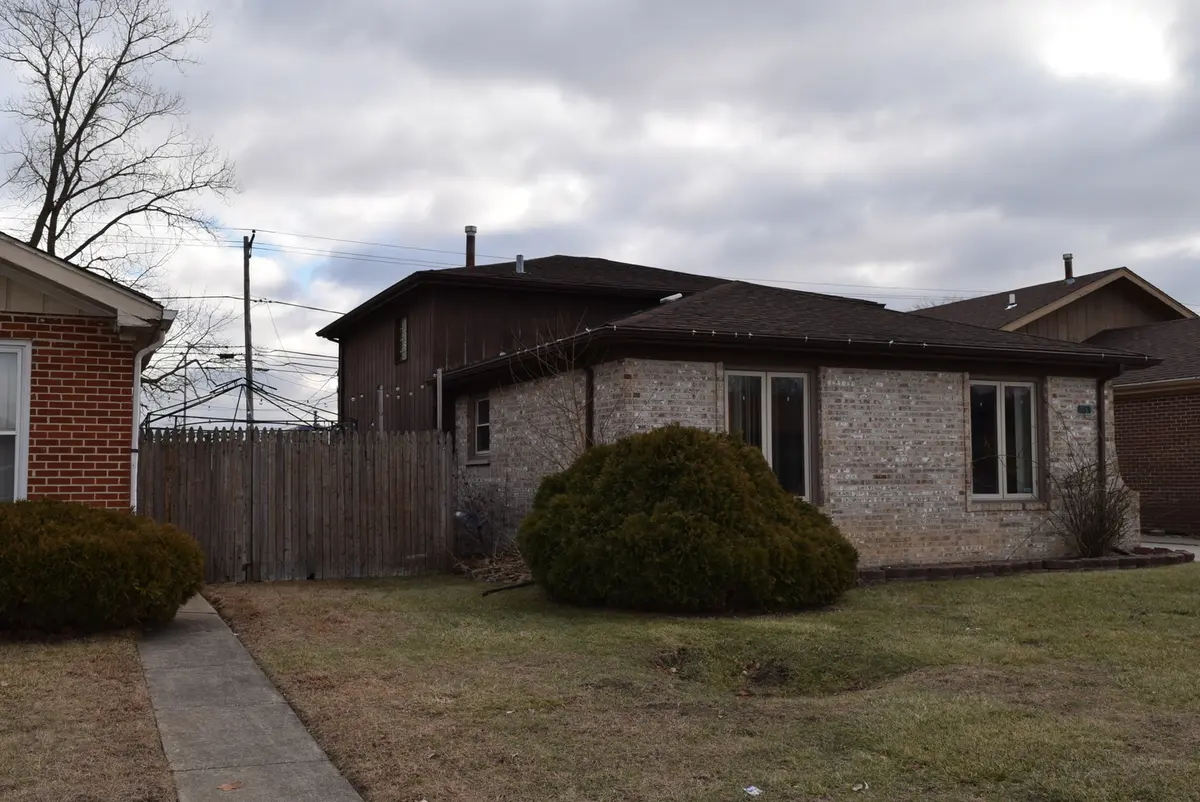 431 HOXIE Avenue