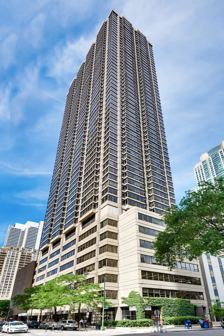 30 E Huron Street