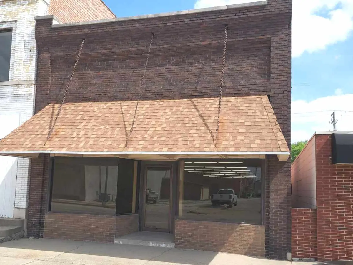 108 E Sale Street