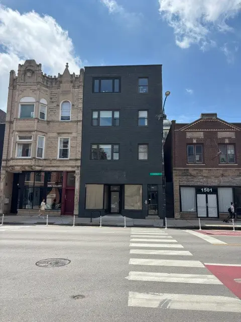 1465 W Chicago Avenue