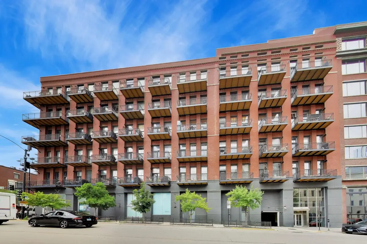 616 W Fulton Street