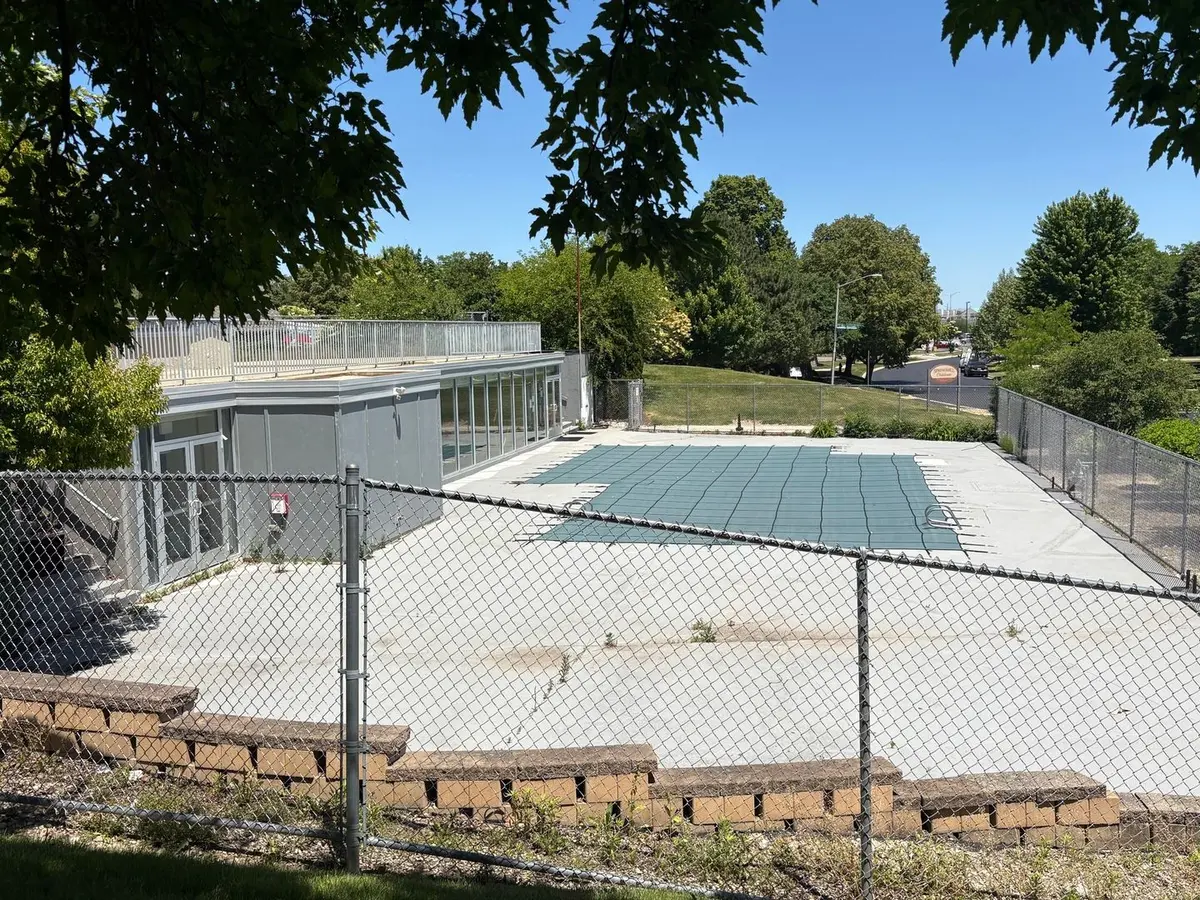 363 CEDAR TREE Court