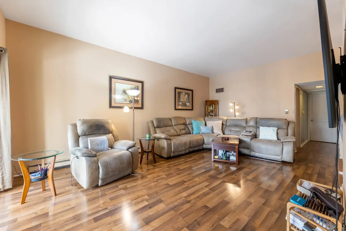 4123 W 98th Street
